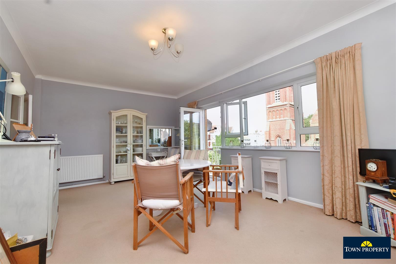 Property Details for Spencer Road Eastbourne BN21 4PE Town Property